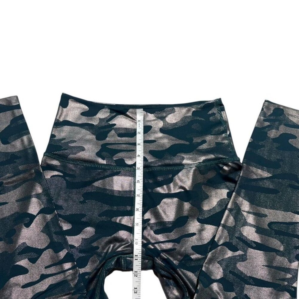 Beyond Yoga Camo Leggings Green/Silver Size Medium - Picture 5 of 8